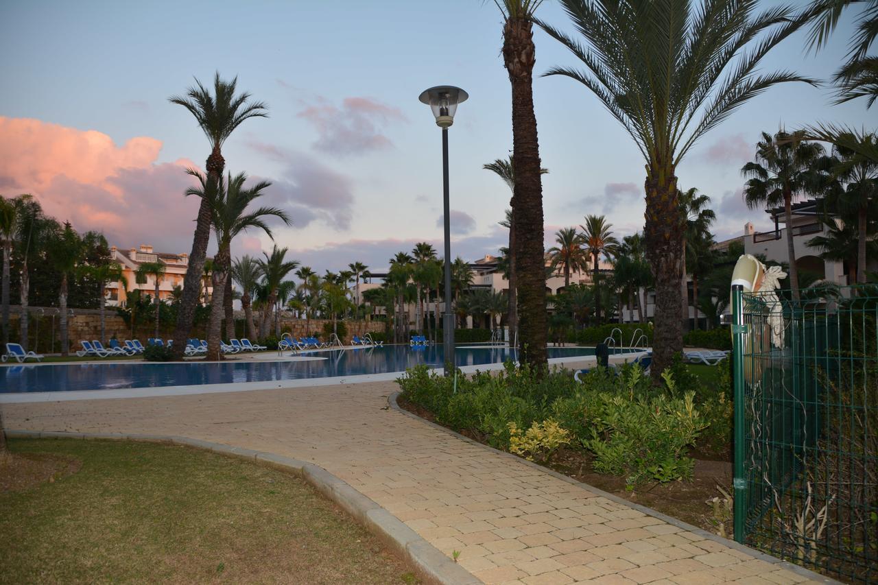 Apartment Medina De Banus Marbella Exteriör bild